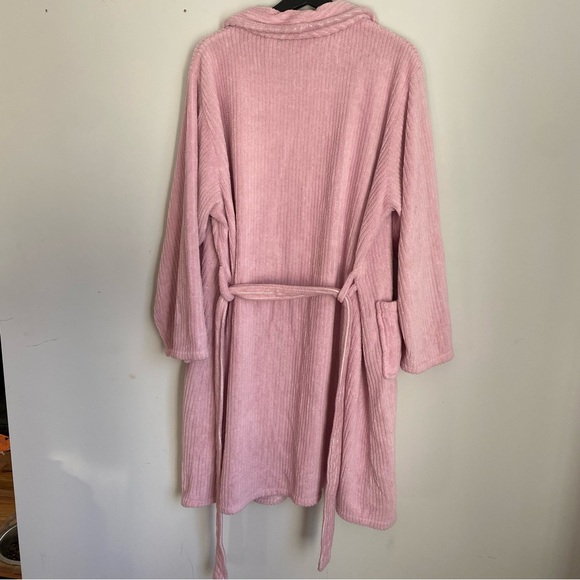 Hotel Spa Collection Pink Robe with Pockets - Bath Robe, Velour, Plush - Picture 2 of 7